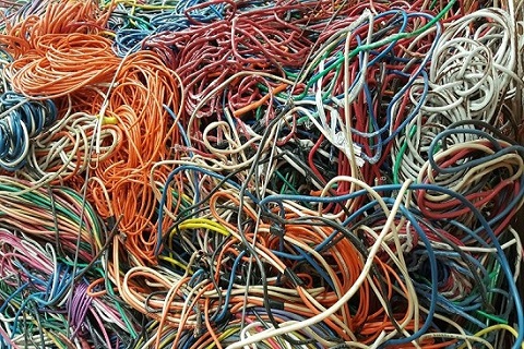 Renkli elektrik kablosu hurdası